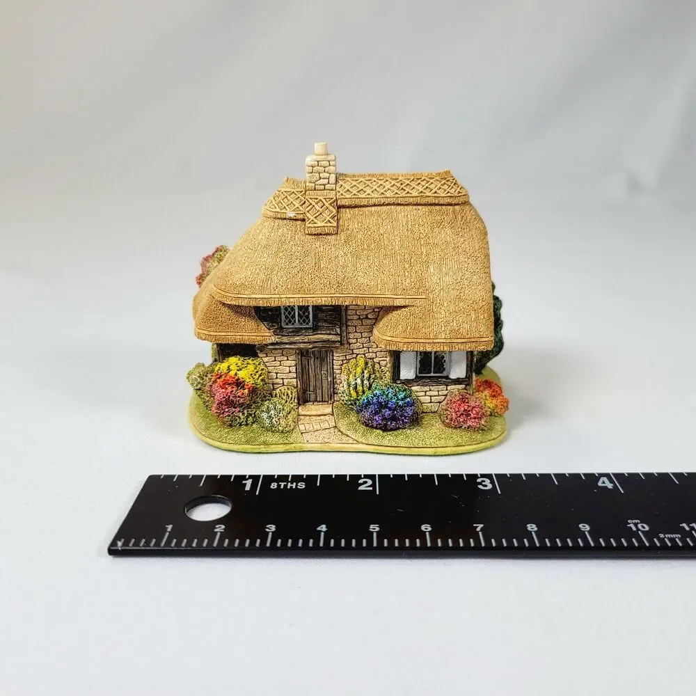Lilliput Lane Little Garden Party L2570 Vintage 2002 Cottagecore Fairy House